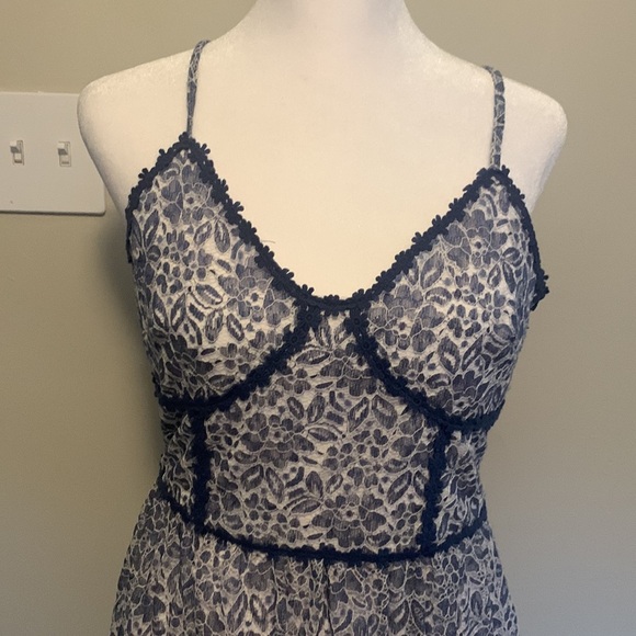 NSR Prairie WHITE & BLUE Floral LACE Tea Party MIDI DRESS - Picture 3 of 10